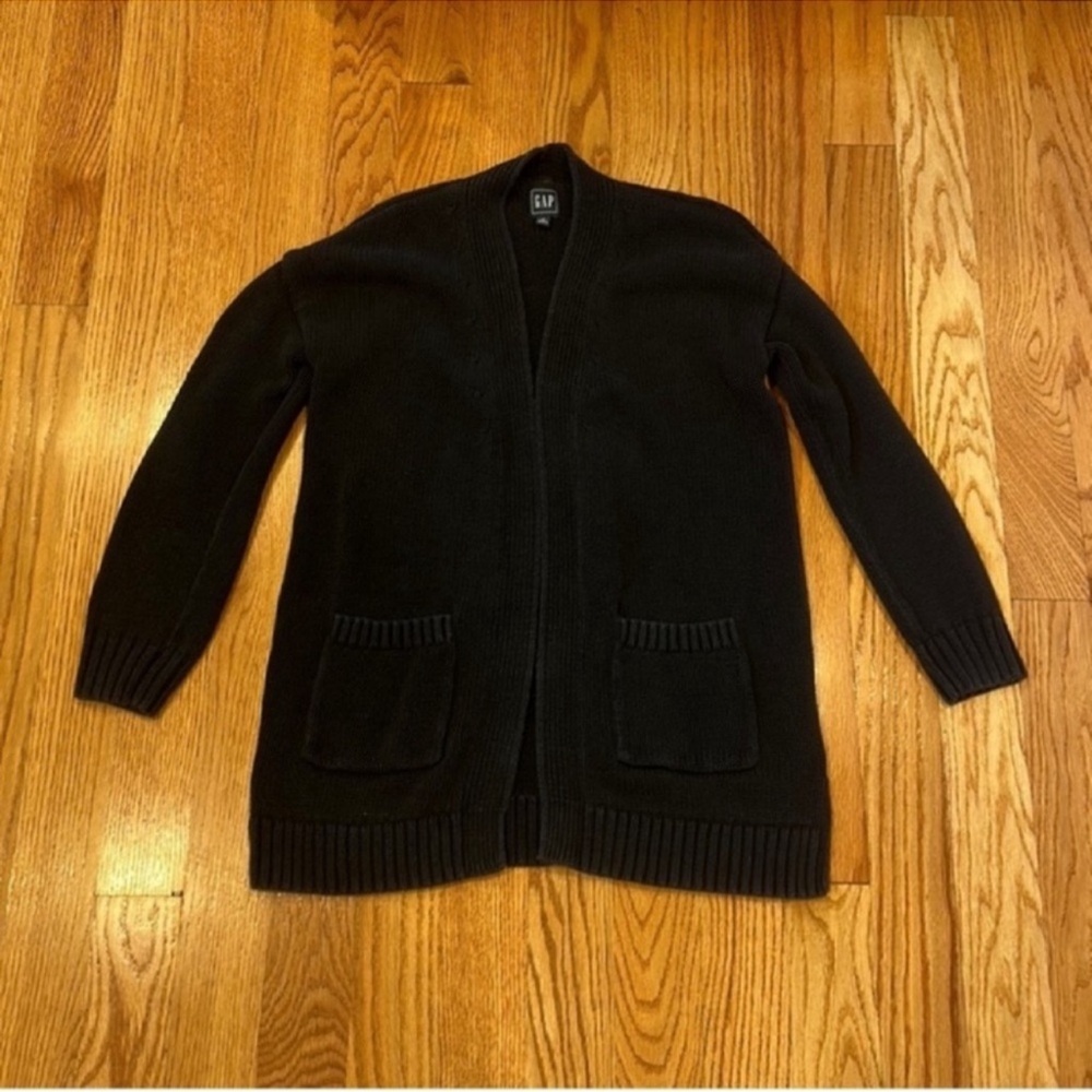 Excellent Condition GAP Sweater- Black, Size Medium